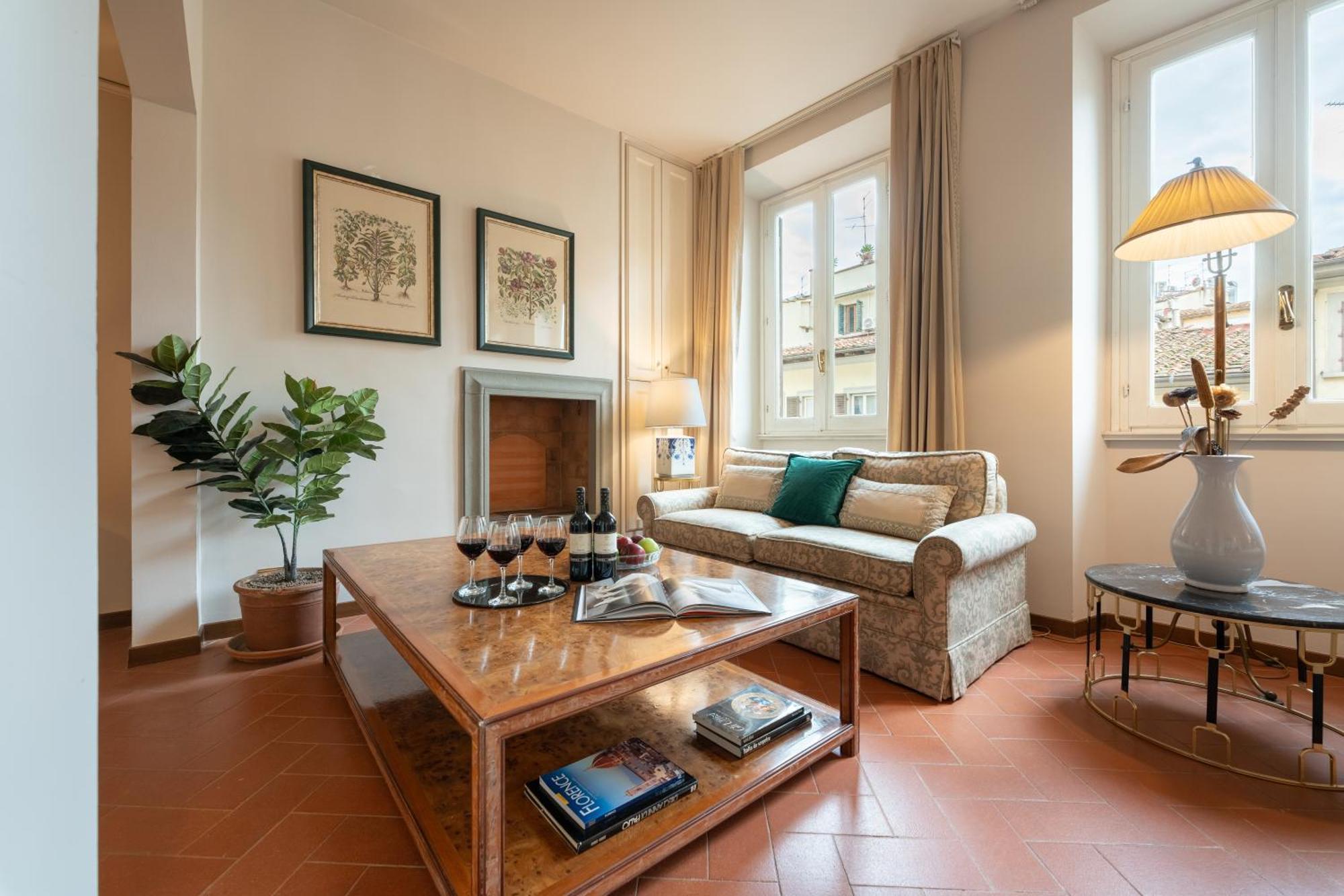 Via Panzani 16, 3th Floor - Antonella - Elegant & Spacious, 3-bedroom In Historic Center * Florencia