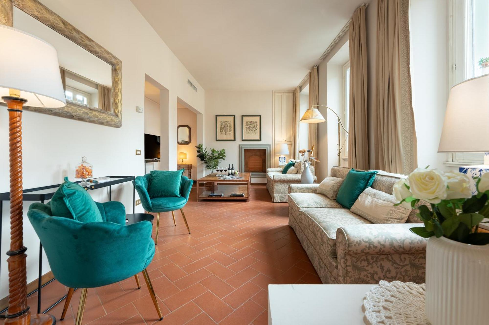 Via Panzani 16, 3th Floor - Antonella - Elegant & Spacious, 3-bedroom In Historic Center Apartamento *