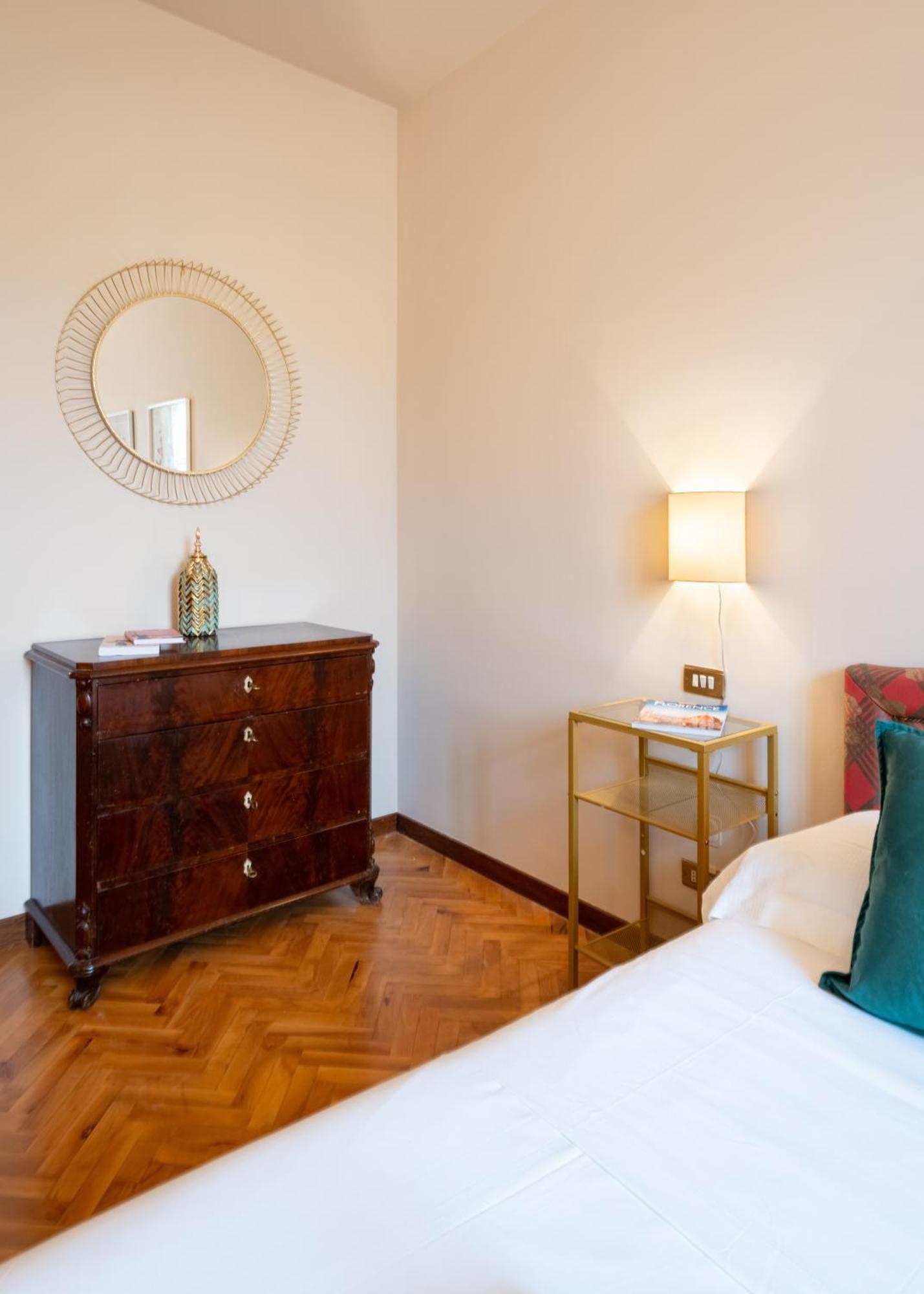 Via Panzani 16, 3th Floor - Antonella - Elegant & Spacious, 3-bedroom In Historic Center Florencia
