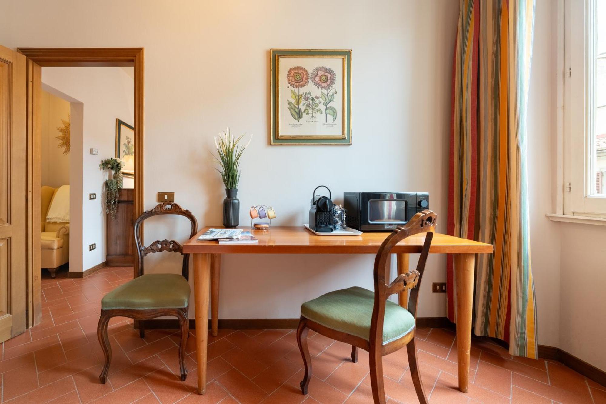 Via Panzani 16, 3th Floor - Antonella - Elegant & Spacious, 3-bedroom In Historic Center Florencia